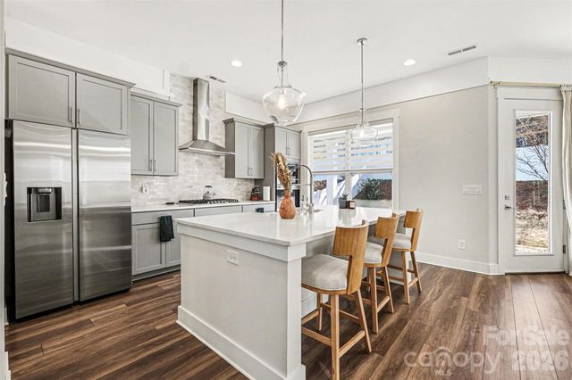 5010 Whitman Avenue, Matthews, NC 28105