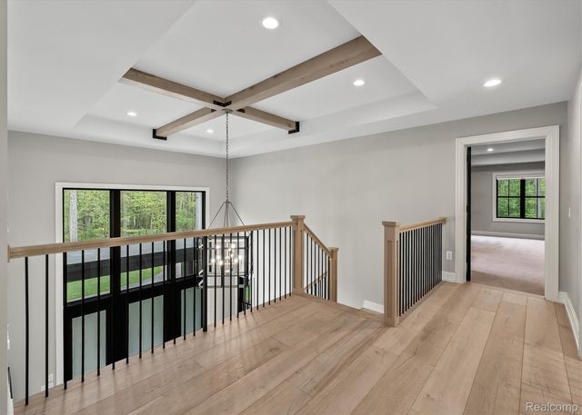 5200 Windingwood Drive, Bloomfield Charter Township, MI 48302