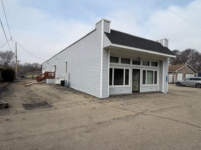 629 Cogswell DRIVE, Silver Lake, WI 53170