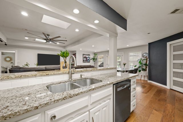4306 Three Oaks Drive, Arlington, TX 76016