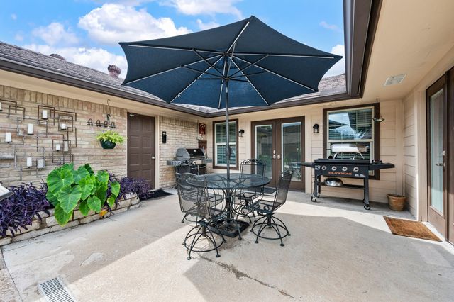4306 Three Oaks Drive, Arlington, TX 76016