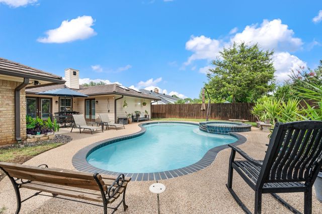 4306 Three Oaks Drive, Arlington, TX 76016