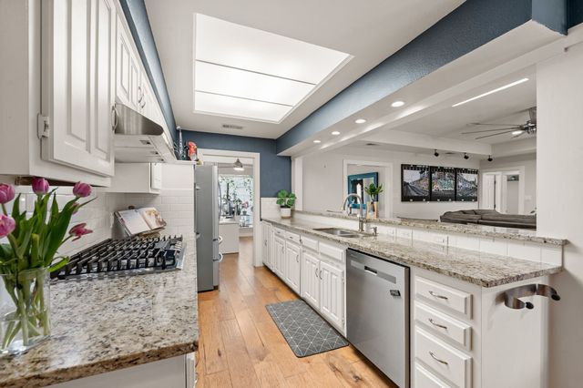 4306 Three Oaks Drive, Arlington, TX 76016