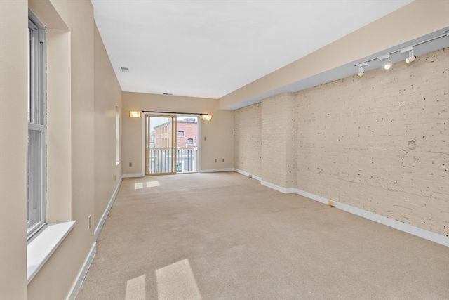 296 Meridian St 2, Boston, MA 02128