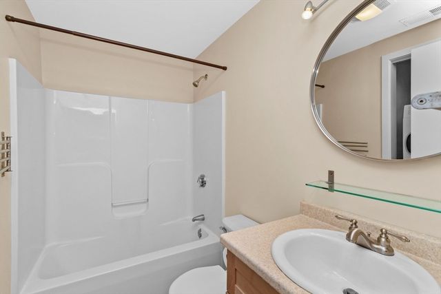 296 Meridian St 2, Boston, MA 02128