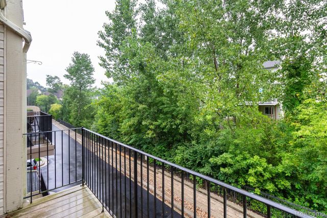 605 Village Lane, Milford Village, MI 48381