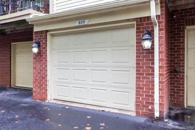 605 Village Lane, Milford Village, MI 48381