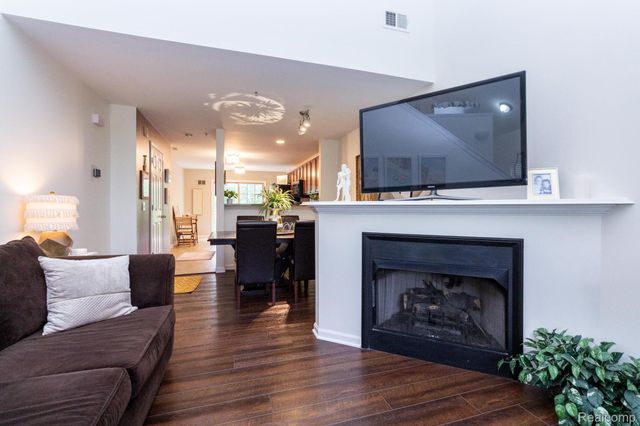 605 Village Lane, Milford Village, MI 48381