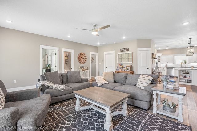 450 Mays Branch Road, Van Buren, AR 72956