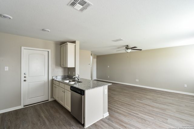 3235 Begonia, San Antonio, TX 78222