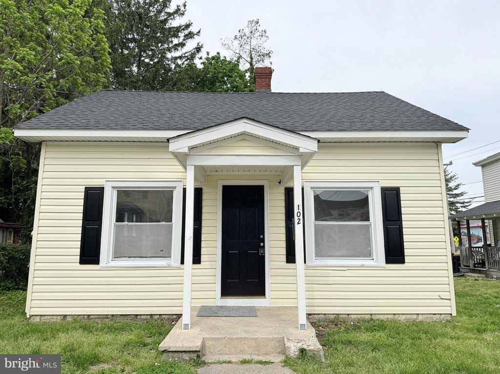 102 MONTGOMERY ST, Milford, DE 19963