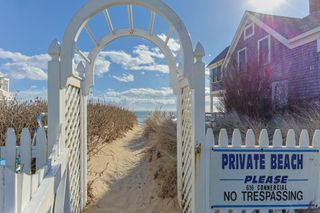 616 Commercial Street APT 14, Provincetown, MA 02657