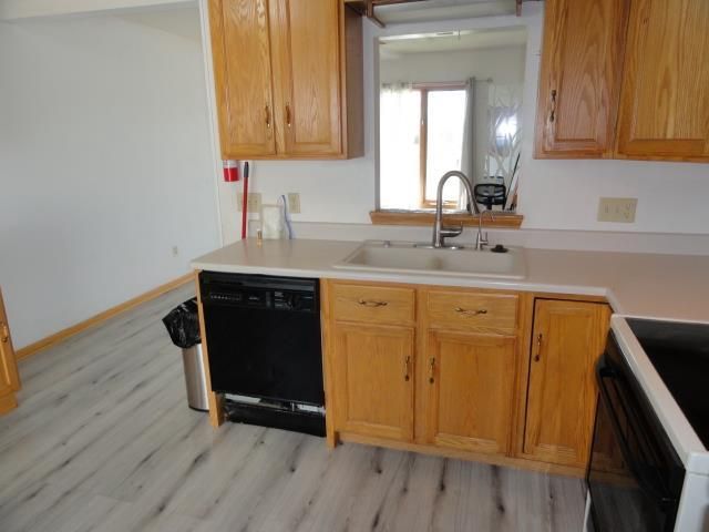 468 W Delavan Dr, Janesville, WI 53546