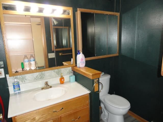 468 W Delavan Dr, Janesville, WI 53546