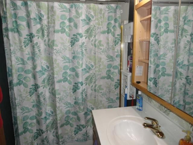 468 W Delavan Dr, Janesville, WI 53546