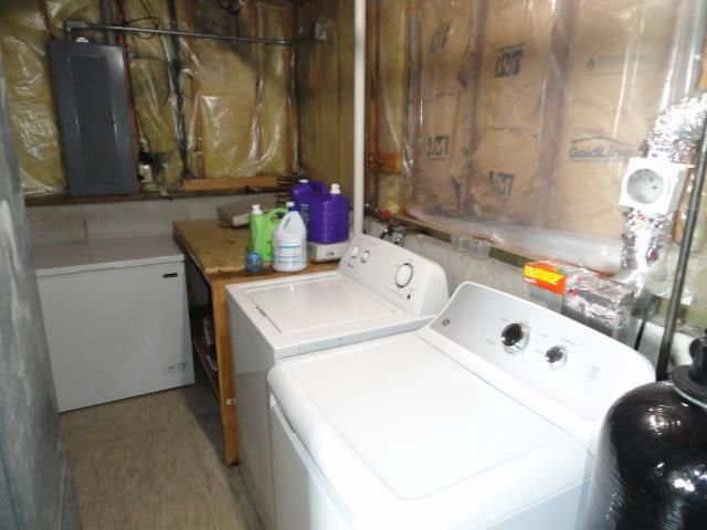468 W Delavan Dr, Janesville, WI 53546