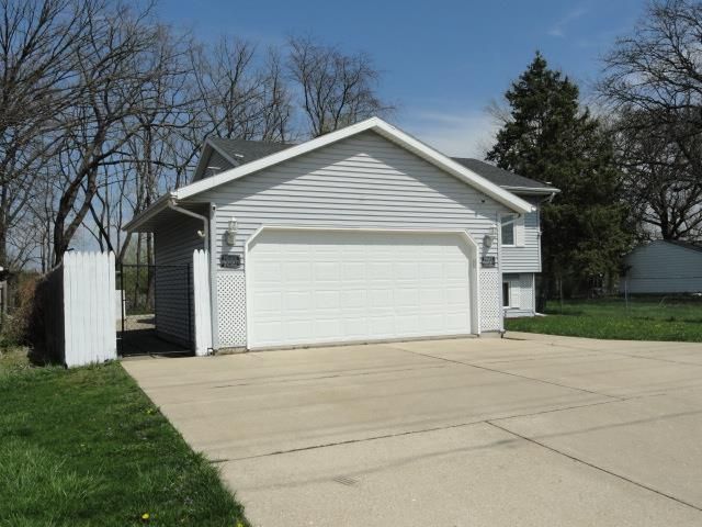 468 W Delavan Dr, Janesville, WI 53546