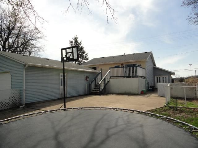 468 W Delavan Dr, Janesville, WI 53546