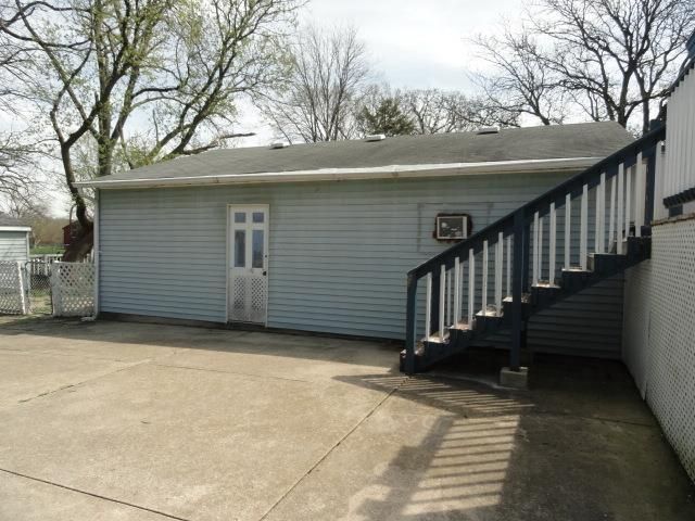 468 W Delavan Dr, Janesville, WI 53546