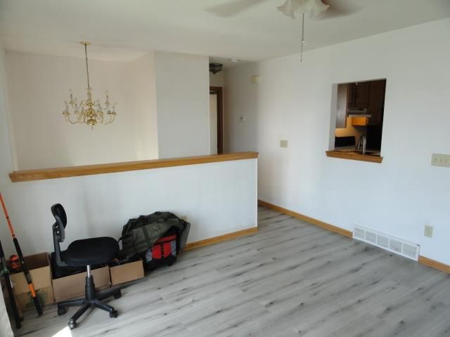 468 W Delavan Dr, Janesville, WI 53546