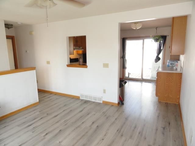 468 W Delavan Dr, Janesville, WI 53546