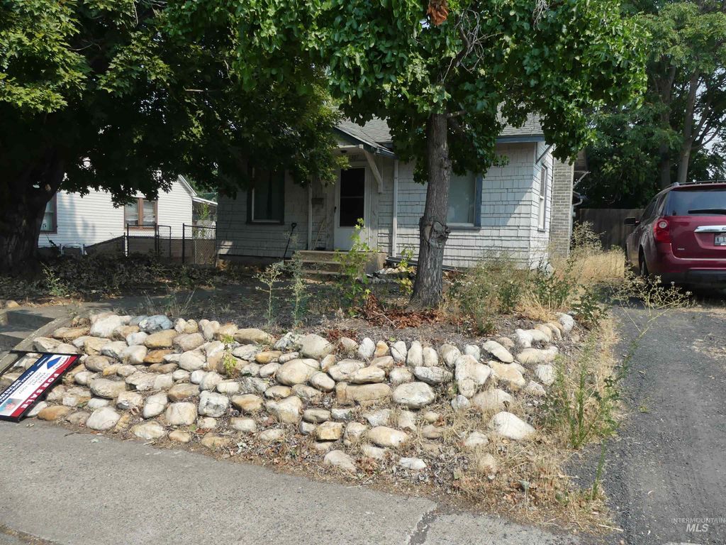 1307 17th St, Lewiston, ID 83501 photo 2