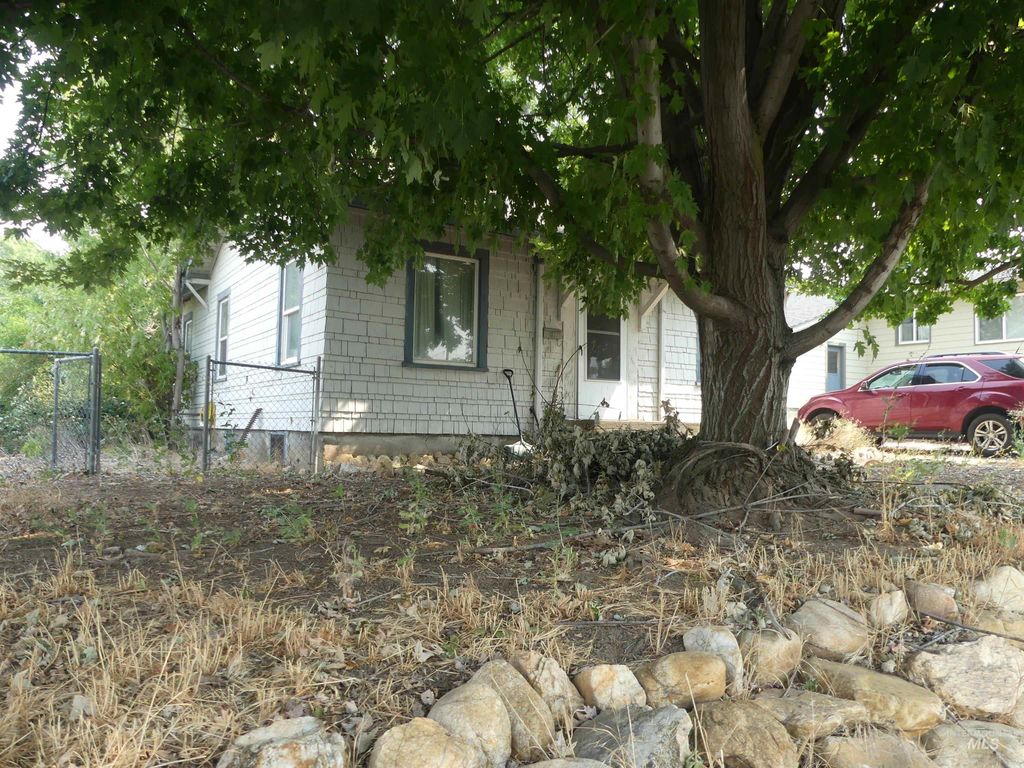 1307 17th St, Lewiston, ID 83501 photo 3