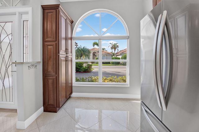 5351 Ventura Drive, Delray Beach, FL 33484
