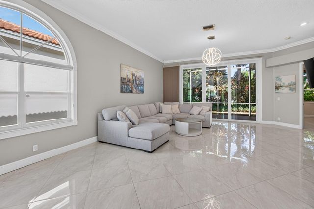 5351 Ventura Drive, Delray Beach, FL 33484