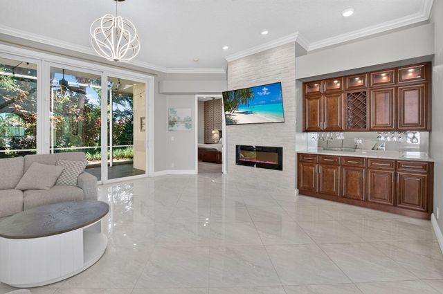 5351 Ventura Drive, Delray Beach, FL 33484