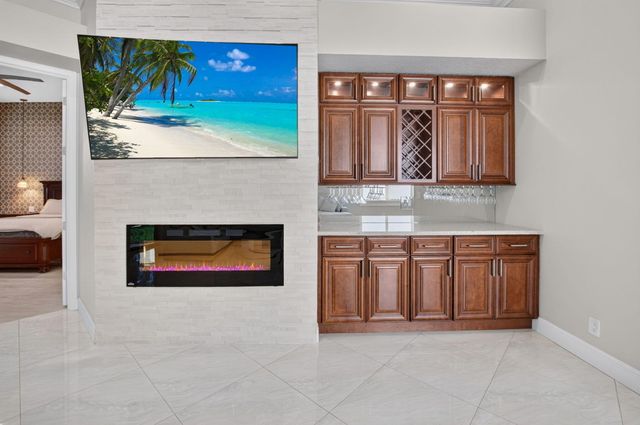5351 Ventura Drive, Delray Beach, FL 33484