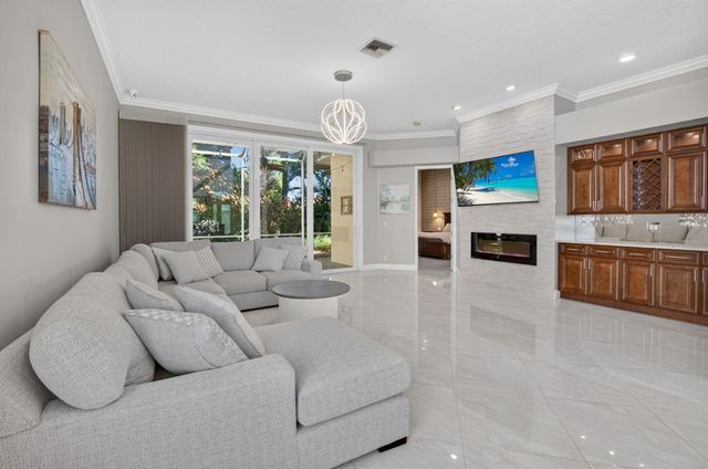 5351 Ventura Drive, Delray Beach, FL 33484
