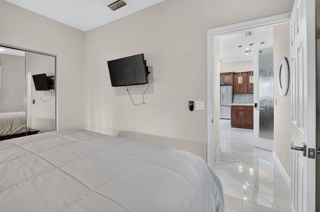5351 Ventura Drive, Delray Beach, FL 33484