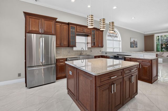 5351 Ventura Drive, Delray Beach, FL 33484