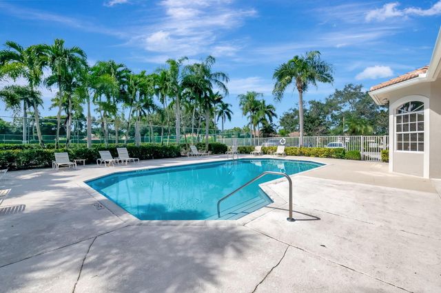 5351 Ventura Drive, Delray Beach, FL 33484