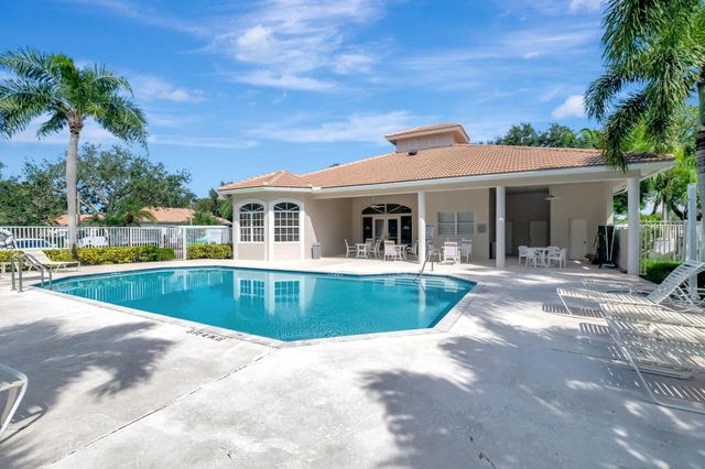 5351 Ventura Drive, Delray Beach, FL 33484