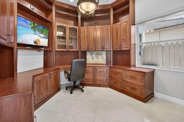 5351 Ventura Drive, Delray Beach, FL 33484