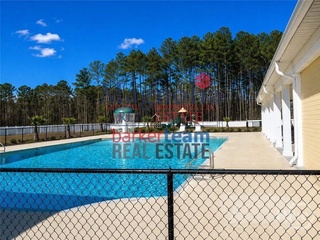 Image 16 of property listing at 65 Red Oak Drive, Richmond Hill, GA 31324