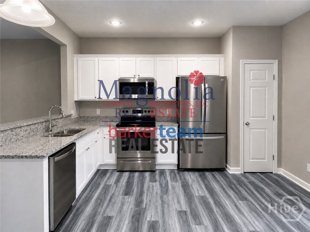 Image 5 of property listing at 65 Red Oak Drive, Richmond Hill, GA 31324