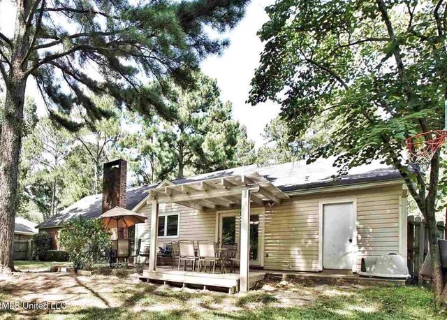 7067 Edgewater Drive, Ridgeland, MS 39157