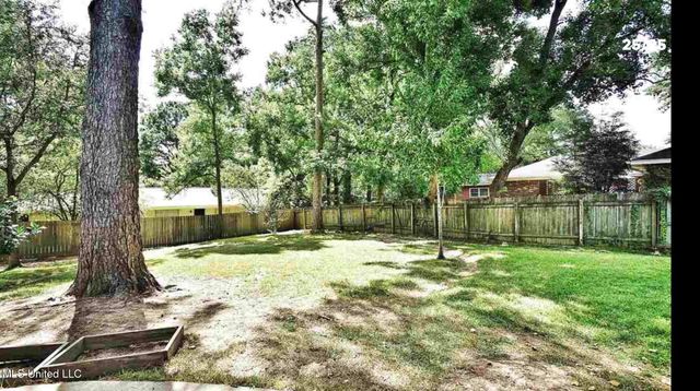 7067 Edgewater Drive, Ridgeland, MS 39157