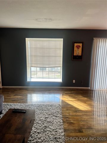 4750 E 68th Street 251, Tulsa, OK 74136