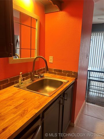 4750 E 68th Street 251, Tulsa, OK 74136