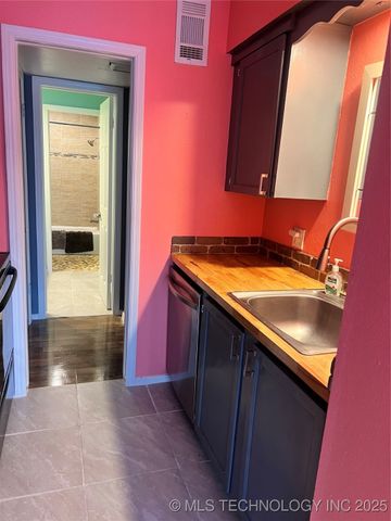 4750 E 68th Street 251, Tulsa, OK 74136