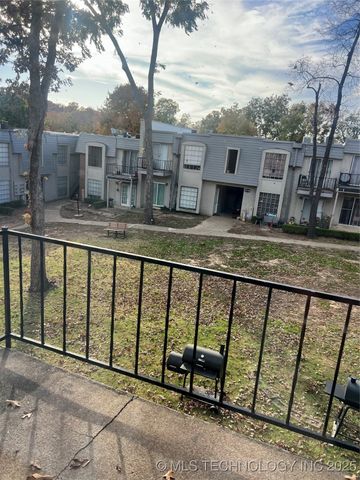 4750 E 68th Street 251, Tulsa, OK 74136