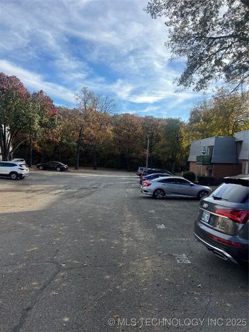 4750 E 68th Street 251, Tulsa, OK 74136