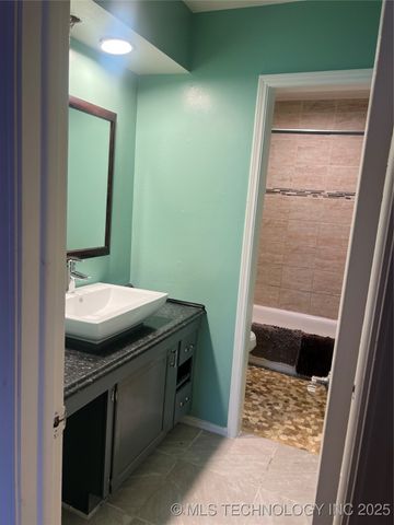 4750 E 68th Street 251, Tulsa, OK 74136