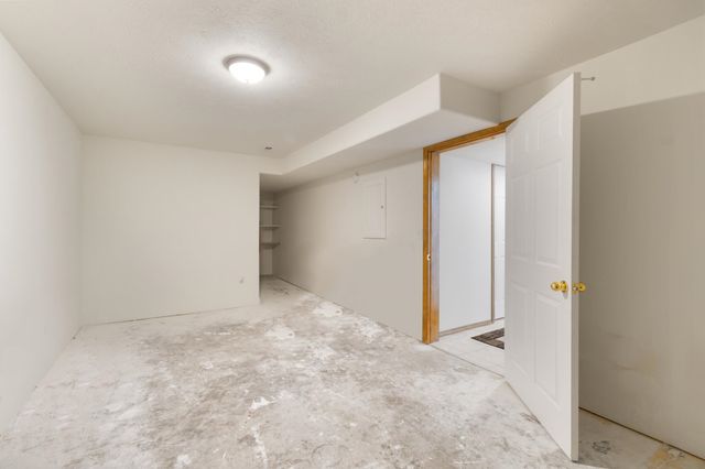 801 E Huron Dr, Spokane, WA 99208