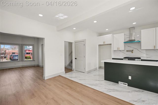 3493 Baldwin Street, Detroit, MI 48214