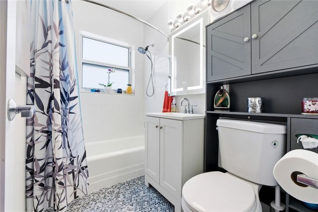 700 Bayshore Drive 4, Fort Lauderdale, FL 33304